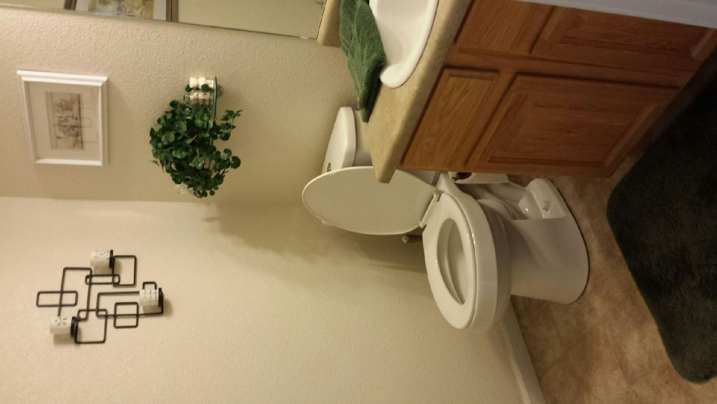 CHEYENNE WYOMING FURNISHED 4 BEDROOM 2.5 BATHS - Photo 2
