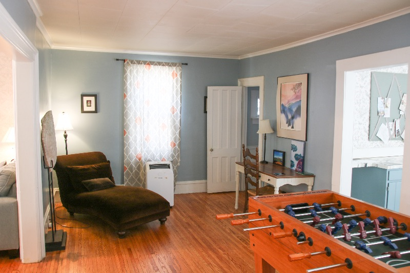 3 Bedroom spacious house off street parking - Photo 2