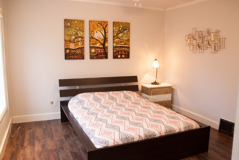 3 Bedroom spacious house off street parking - Photo 8