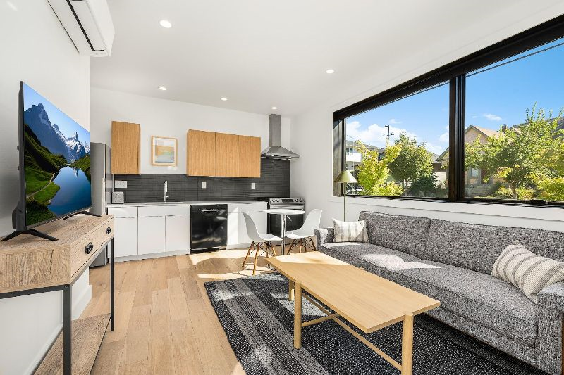 Beautiful 1-bdrm modern home in walkable Vancouver/Williams Neighborhood near Legacy Emanuel