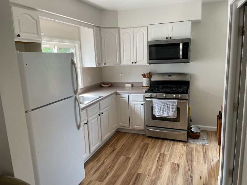Safe 1BR Apt completely renovated close to Lake Ontario - Photo 4