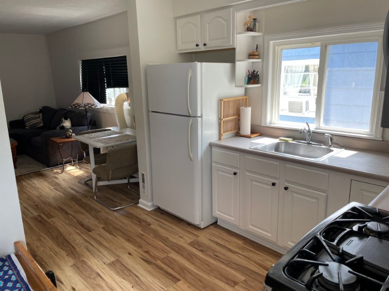 Safe 1BR Apt completely renovated close to Lake Ontario - Photo 5