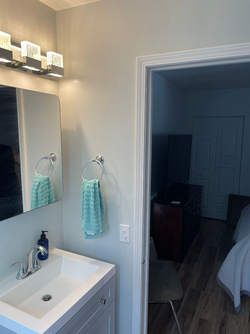 Safe 1BR Apt completely renovated close to Lake Ontario - Photo 8