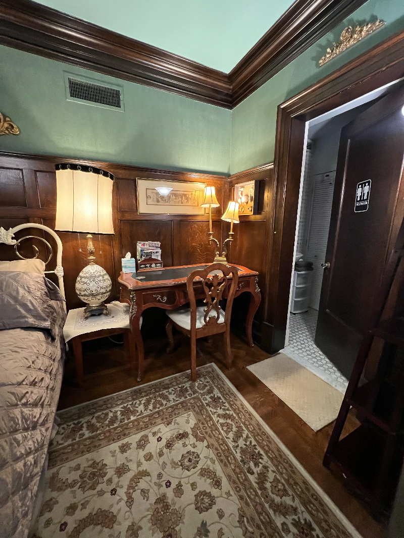 Private room and bath in historic Dupont... - Photo 10