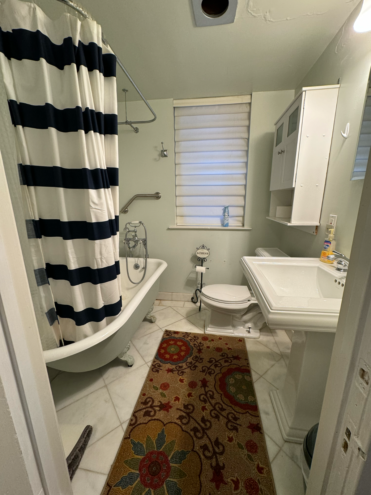 Private room and bath in historic Dupont... - Photo 5