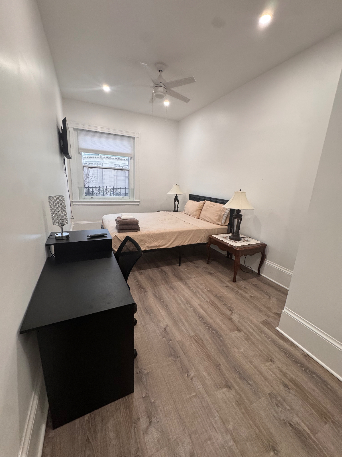 Private room and bath in historic Dupont... - Photo 8