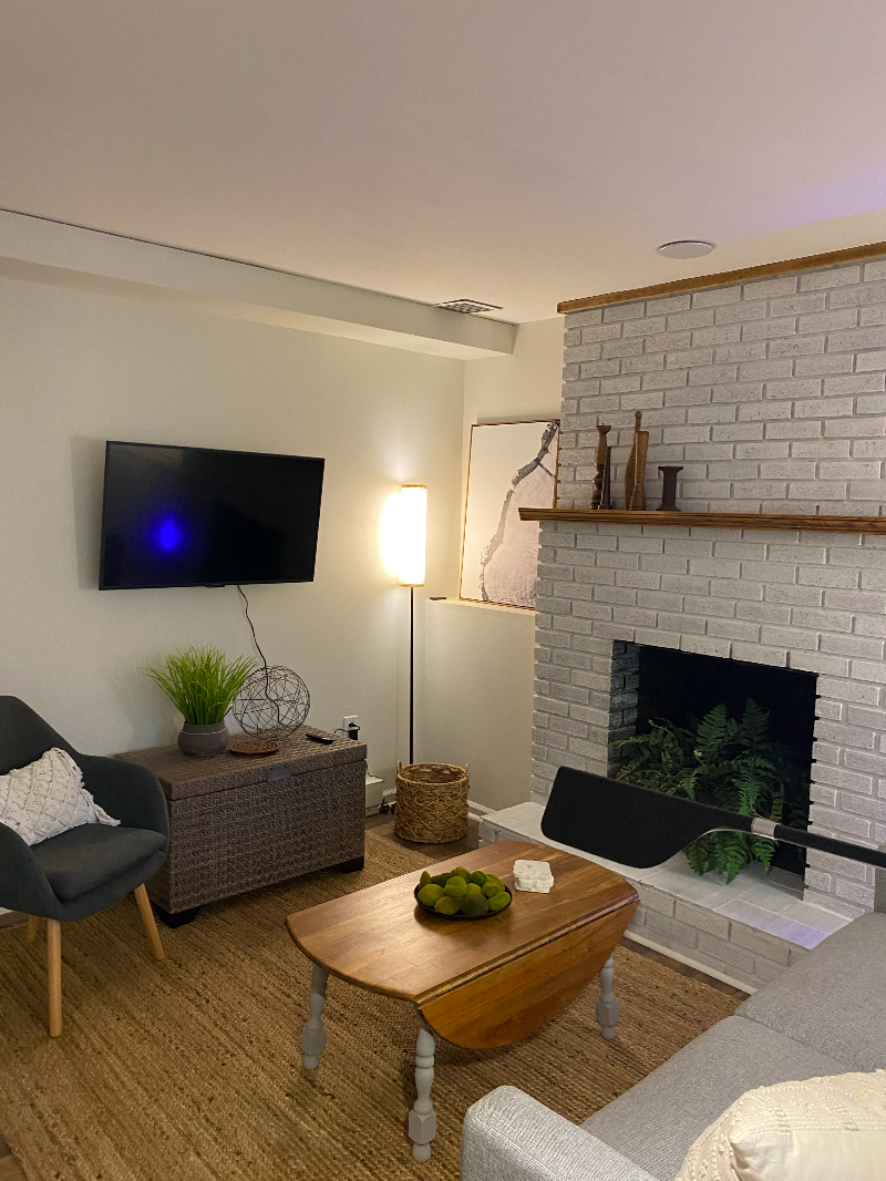 Serene One Bedroom - Photo 2