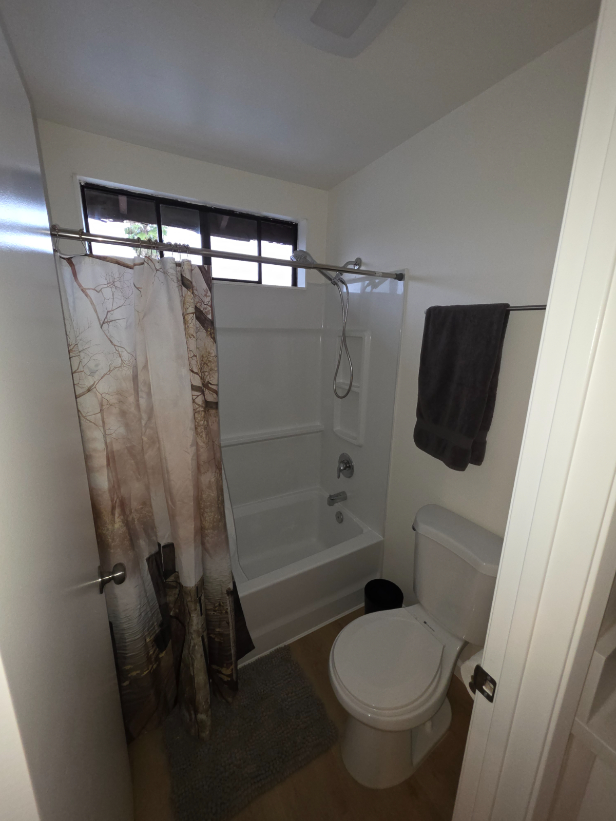 Private MASTER bedroom 1.5 blocks to the BEACH - Photo 4
