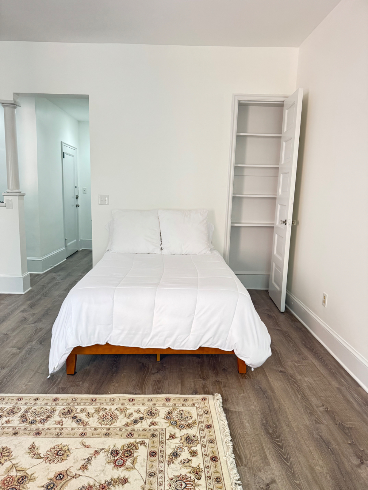 Perfectly Appointed Studio in historic Dupont Circle row home - Photo 5