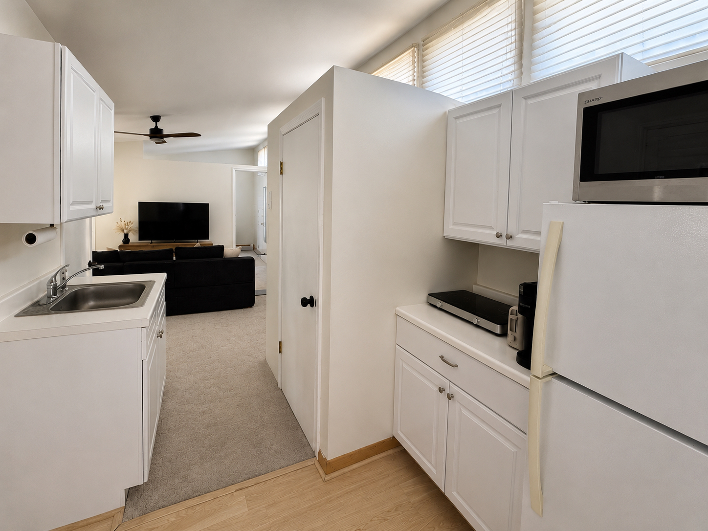 Private 1BR Apt | Near Hospitals, Valhalla Train & Regeneron - Photo 5