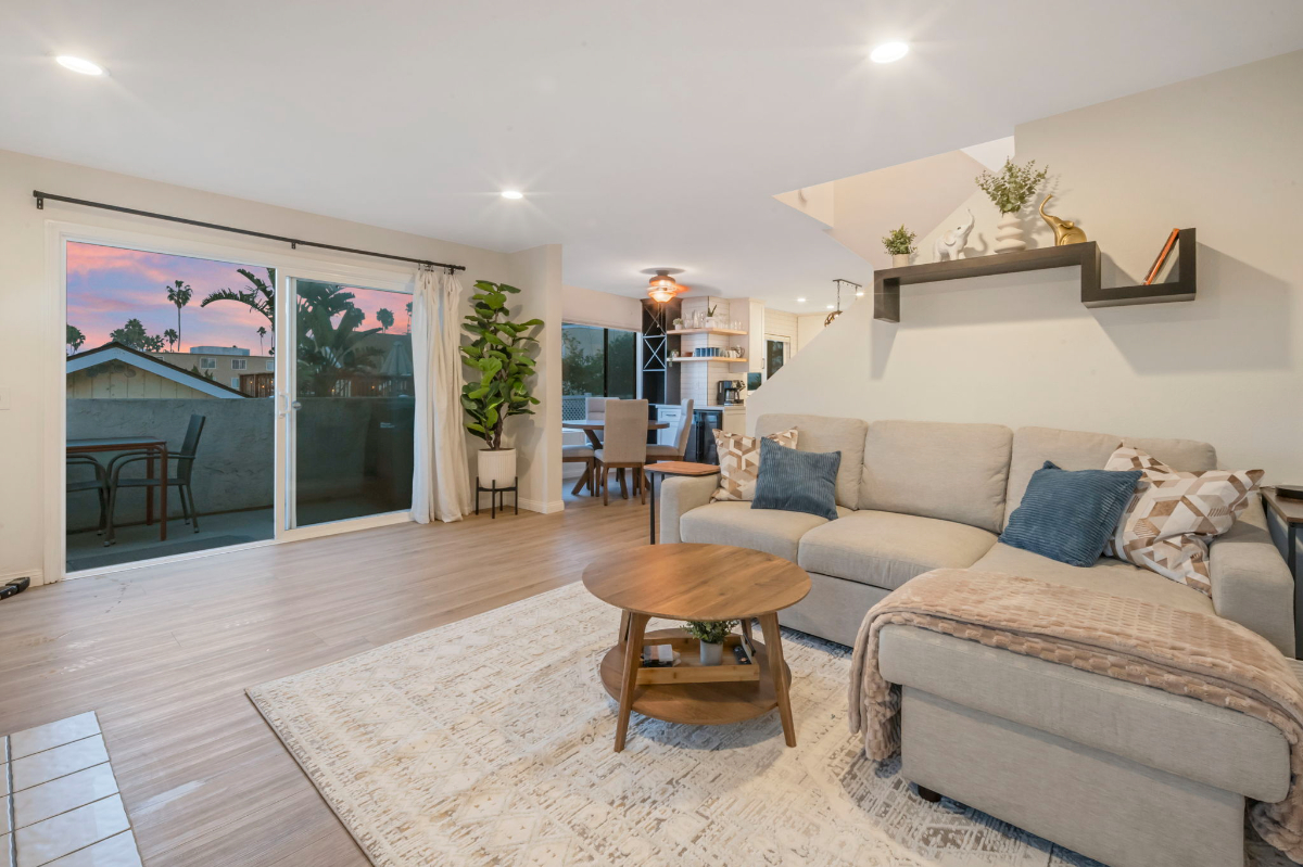 Ocean Views - Remodeled - Steps to beach and surf - Photo 3
