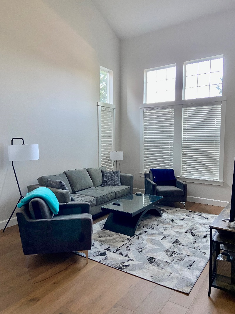 Reach out for Fall 2026 bookings. Newly renovated 2BR/2 offices/3BA Old Mill-experience all Bend has to offer. - Photo 4
