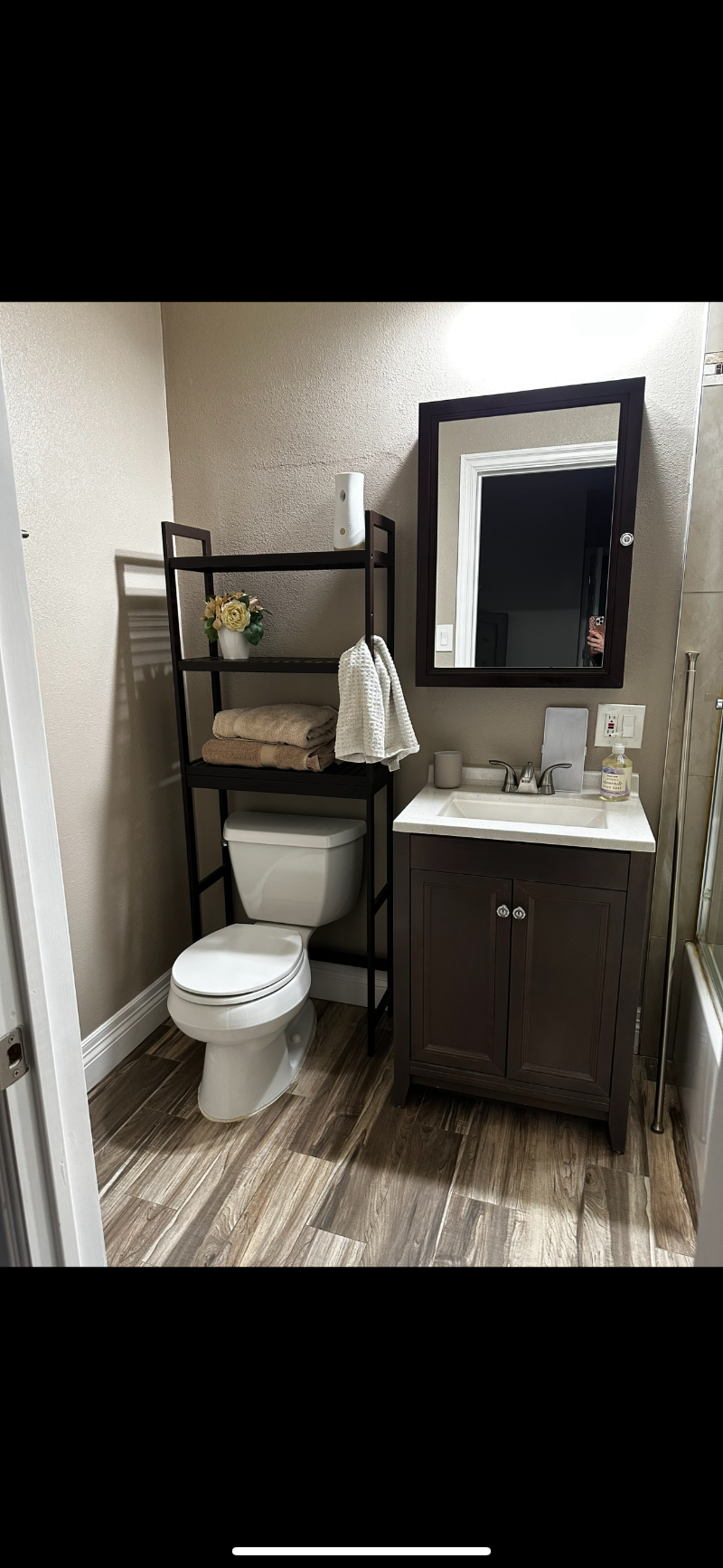 Master Bedroom with Private Bath - Photo 4