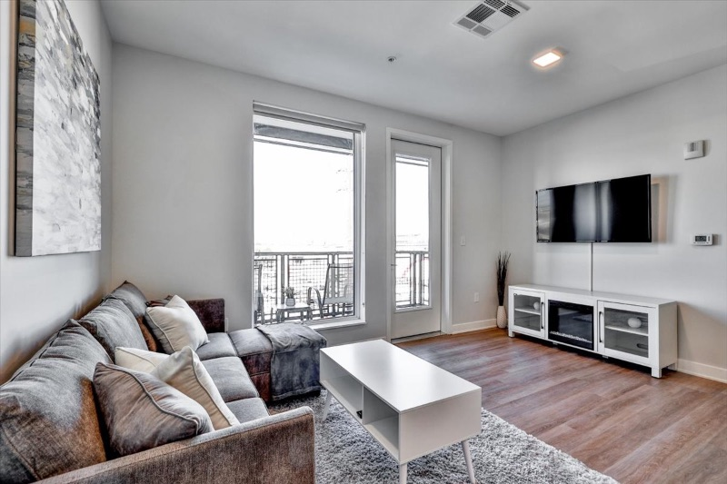 The Signature Suite STL 303