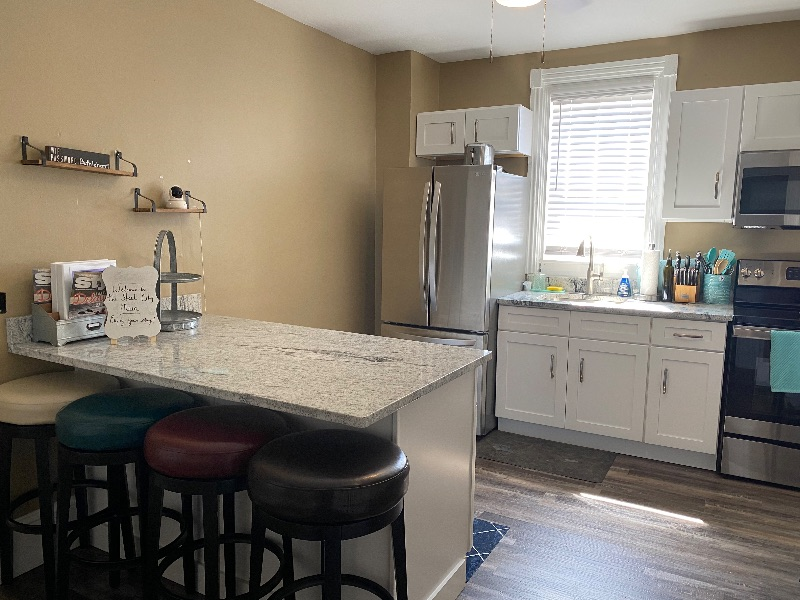 Steel City Main - fully furnished 1bd 1st floor