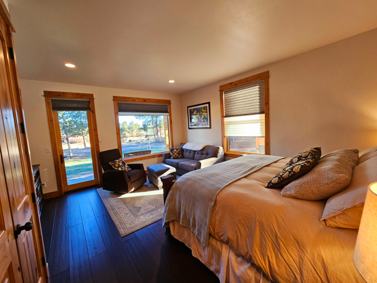 Riverfront living near Mt Bachelor w/ Hot Tub - Photo 5