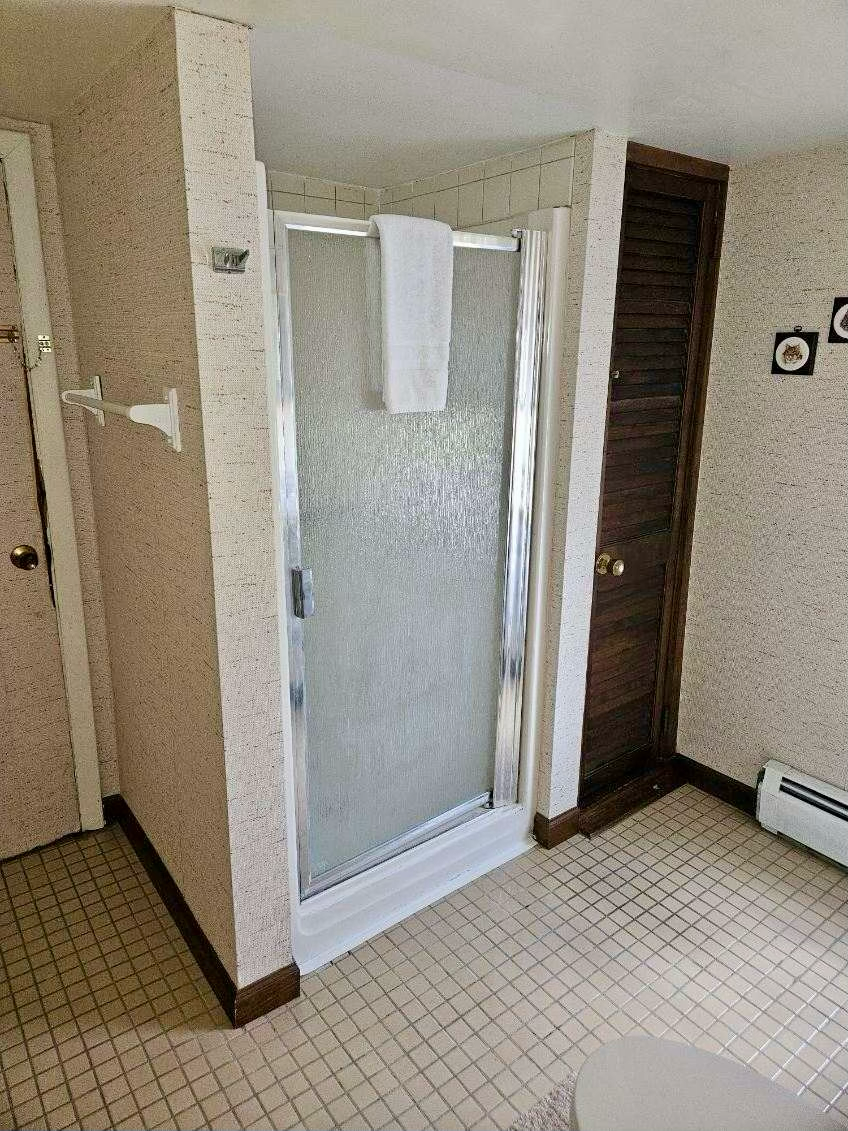 Private Room, Shower  Bathroom in Historic Inn - Photo 7