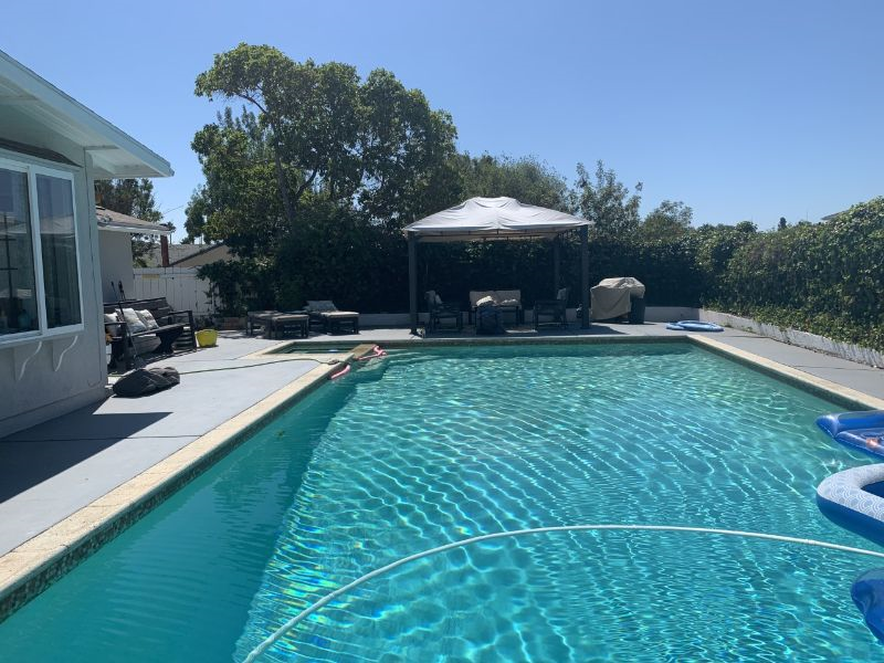 Beautiful and Clean Room In Sunny House with Pool, Driveway Parking, Private Bath - Photo 3