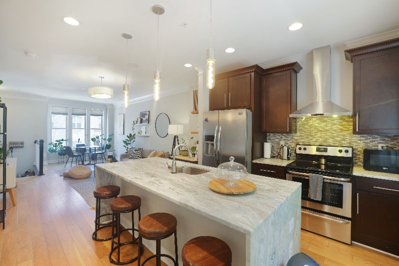 Spacious 4 Bedroom with Garage Parking - Photo 7