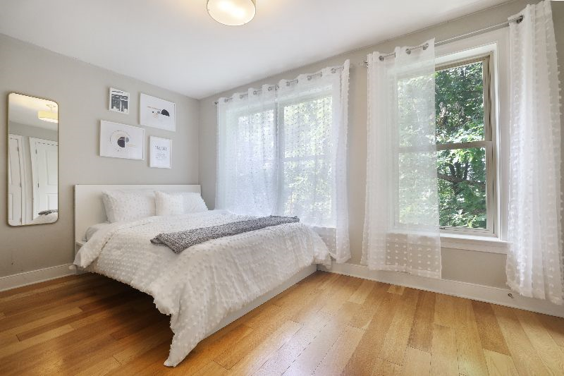 Spacious 4 Bedroom with Garage Parking - Photo 10