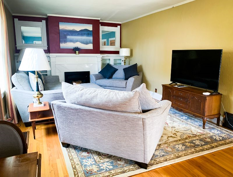 Governor's Home - Spacious, 4BR Restored Historic Property walking distance to Cheyenne Regional Med - Photo 4