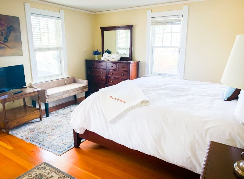 Governor's Home - Spacious, 4BR Restored Historic Property walking distance to Cheyenne Regional Med - Photo 5