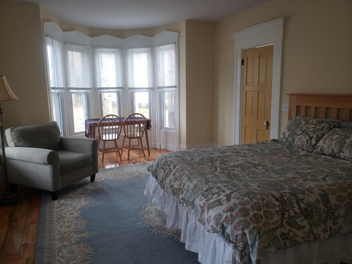 Elegant, downtown historic suite