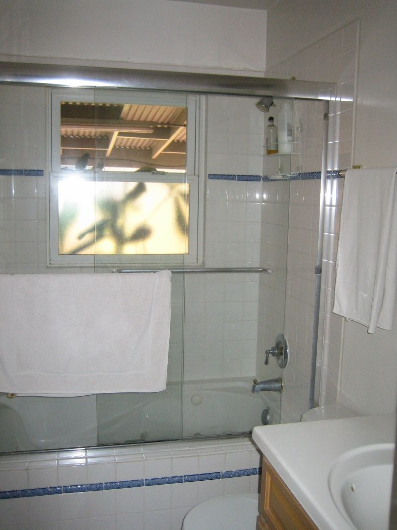 San Diego Furnished private room in quiet 3-bedroom, 1-bathroom home - Photo 6