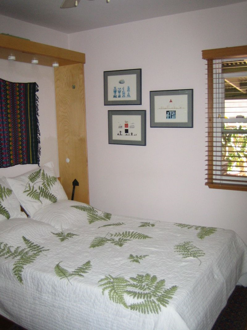 San Diego Furnished private room in quiet 3-bedroom, 1-bathroom home - Photo 2