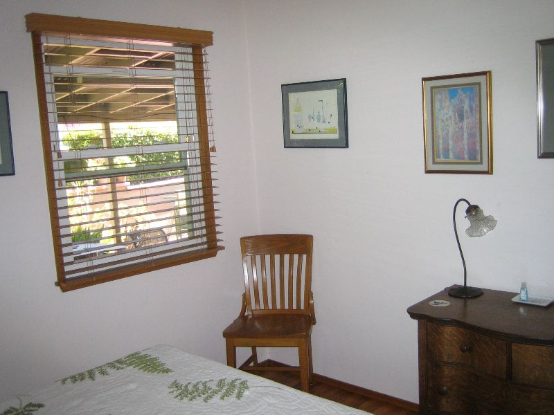 San Diego Furnished private room in quiet 3-bedroom, 1-bathroom home - Photo 4