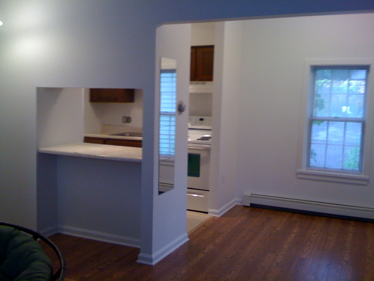 Servants Quarters, 2 bedroom townhouse, private, all amenities. - Photo 7