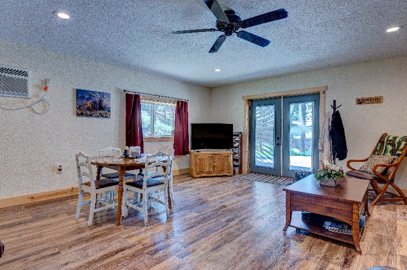 Cottage in the Beautiful Black Hills for quiet, restful evenings! - Photo 1
