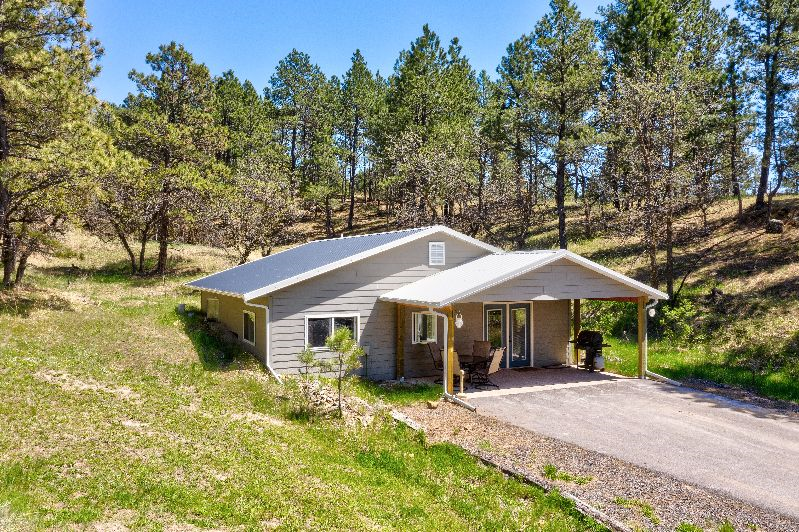 Cottage in the Beautiful Black Hills for quiet, restful evenings! - Photo 3