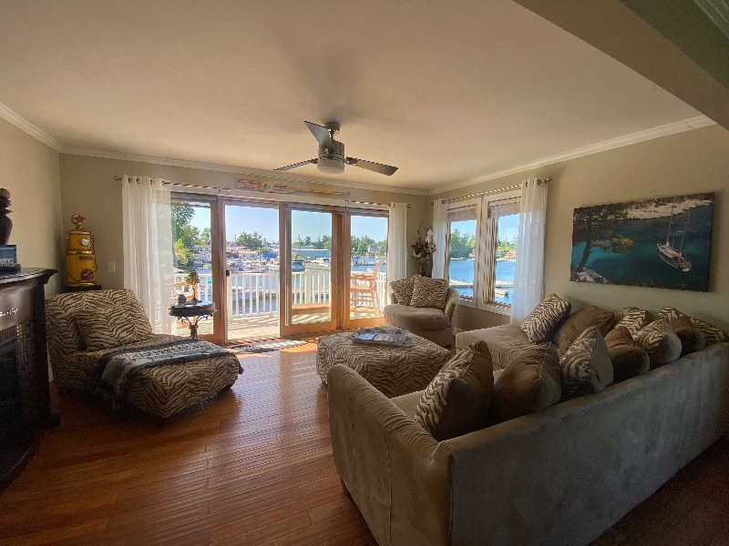 Alexandria BayTownhouse RiverHospital - Photo 2
