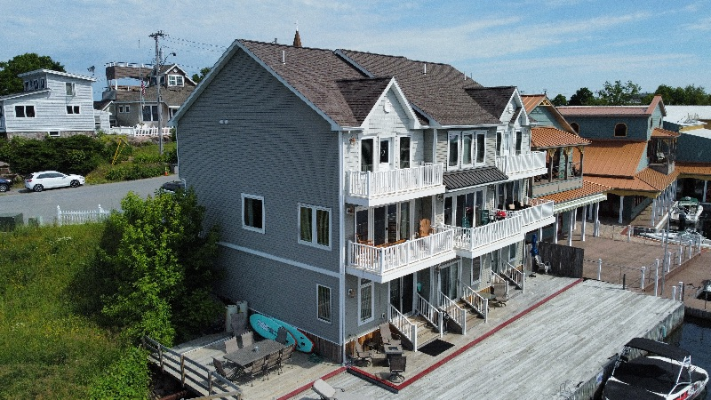 Alexandria BayTownhouse       RiverHospital - Photo 9