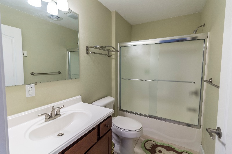 Alexandria BayTownhouse       RiverHospital - Photo 11