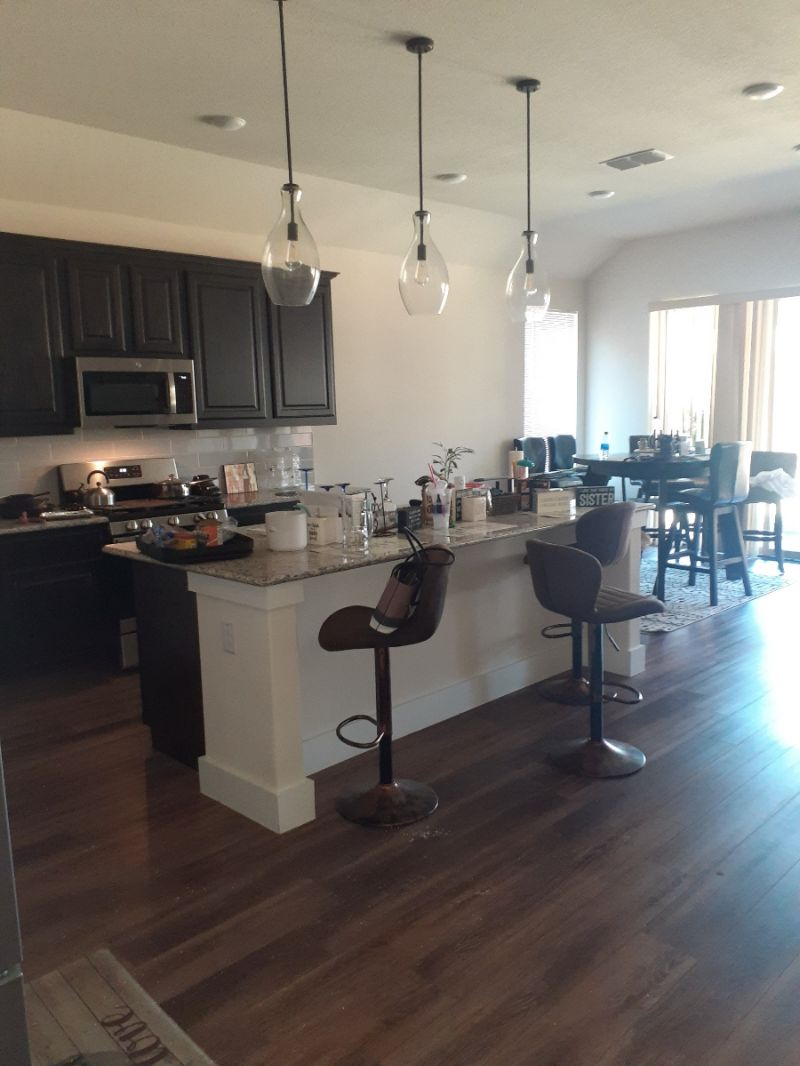 COZY 4 BEDROOM HOME. PRIME LOCATION.  4 1/2 BATHROOMS - Photo 8