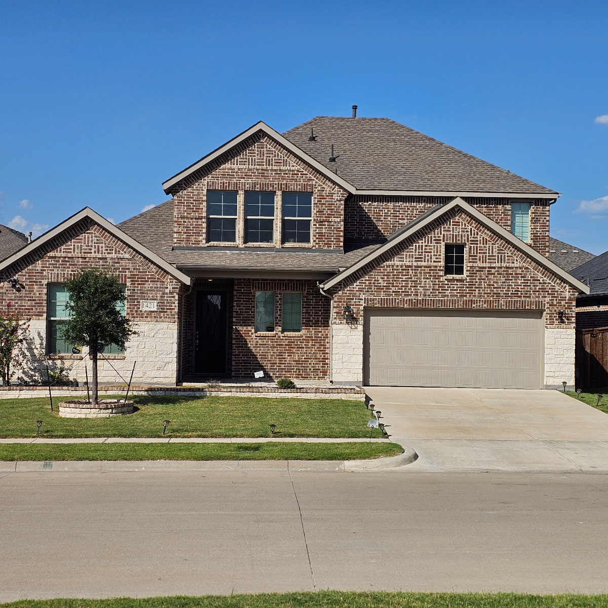 COZY 4 BEDROOM HOME. PRIME LOCATION.  4 1/2 BATHROOMS - Photo 9