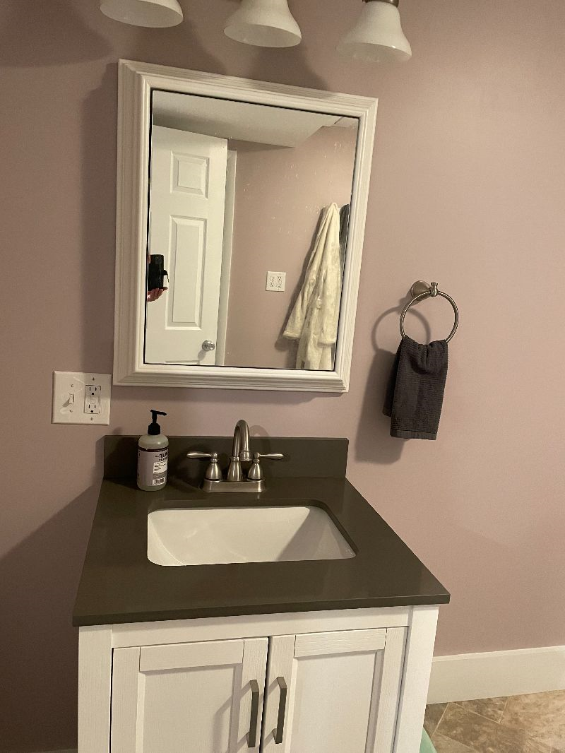 AVAILABLE NOVEMBER 2026: Recently remodeled basement apartment with full bath, bedroom, living room, - Photo 2