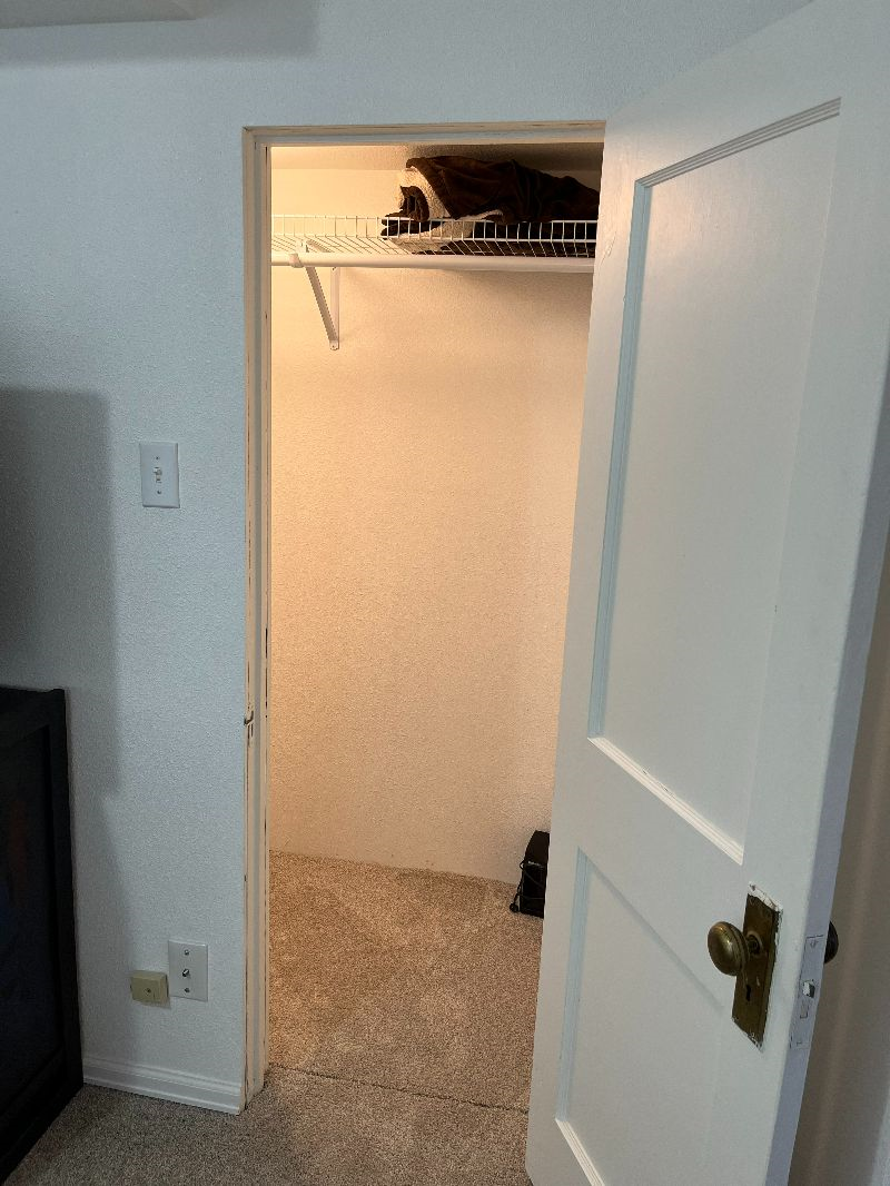 Basement Apartment Near Hospital - Photo 5