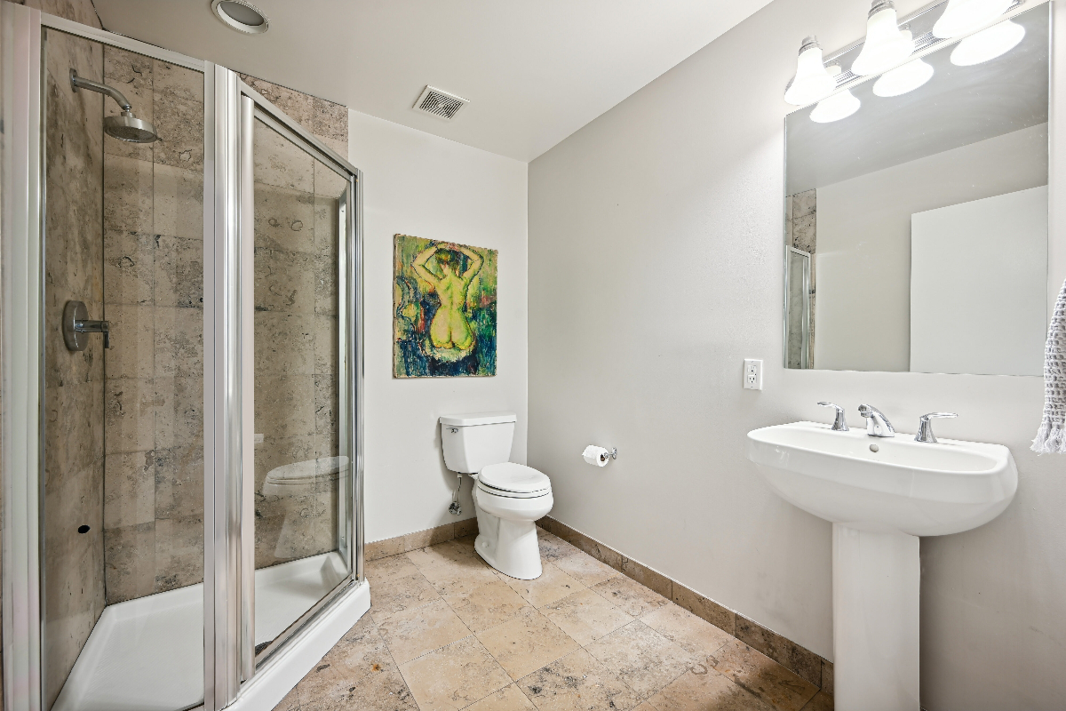 Loft in Kalorama DC - Photo 9