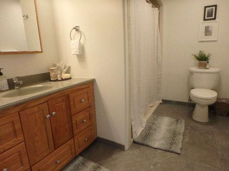 Newly Renovated Luxury Unit - Photo 5