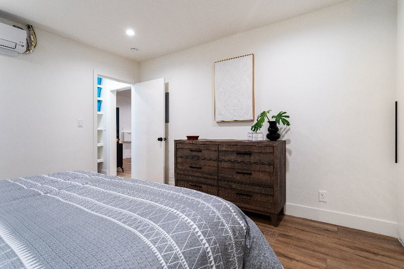 Mid Century Modern Contemporary 1 Bedroom Near... - Photo 3