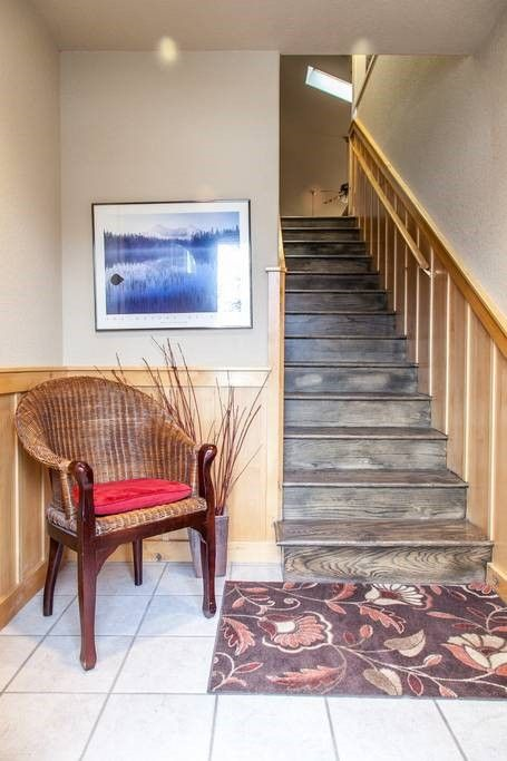 Upper story with tree filled neighborhood views - Photo 3