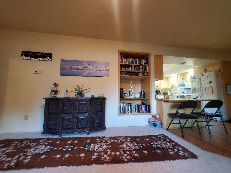 Available October 2026-- Pet Friendly 3 bedroom home with fenced yard - Photo 4