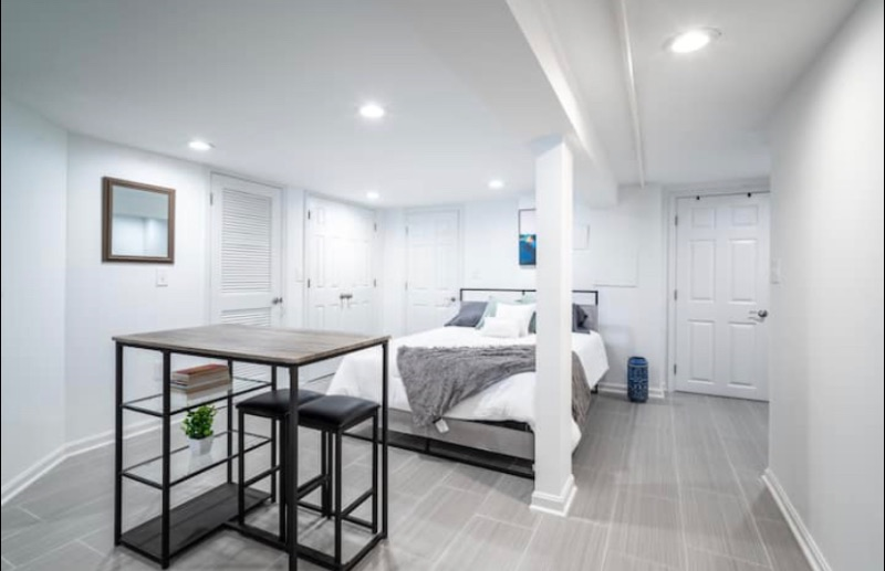 Modern and Cozy fully furnished apartment in a Central location in the DC neighborhood of Pet worth - Photo 7