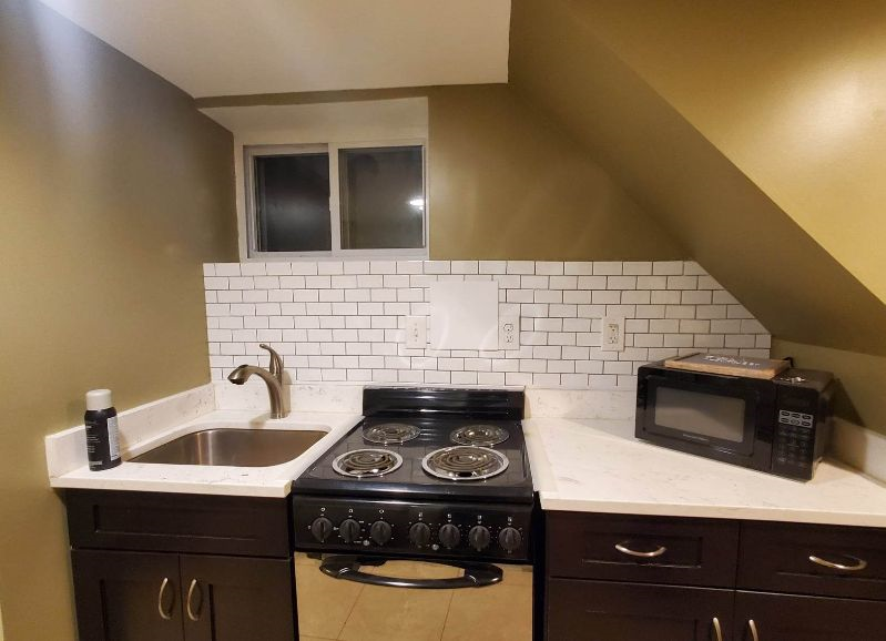 1 BD, Garden Unit, Near Metro - Photo 11