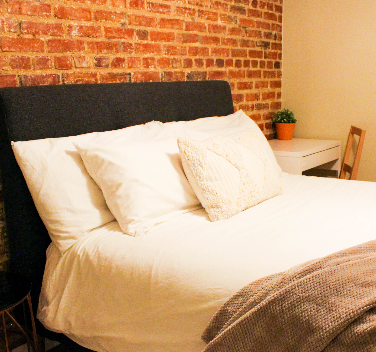 1 BD, Garden Unit, Near Metro - Photo 6