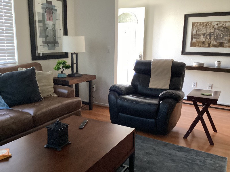 Cozy, clean two bedroom, one bath house - Photo 3