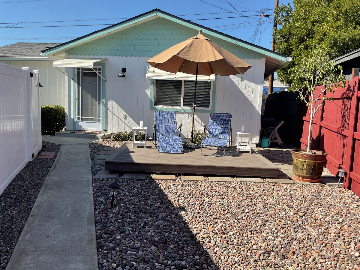 Cozy, clean two bedroom, one bath house - Photo 2
